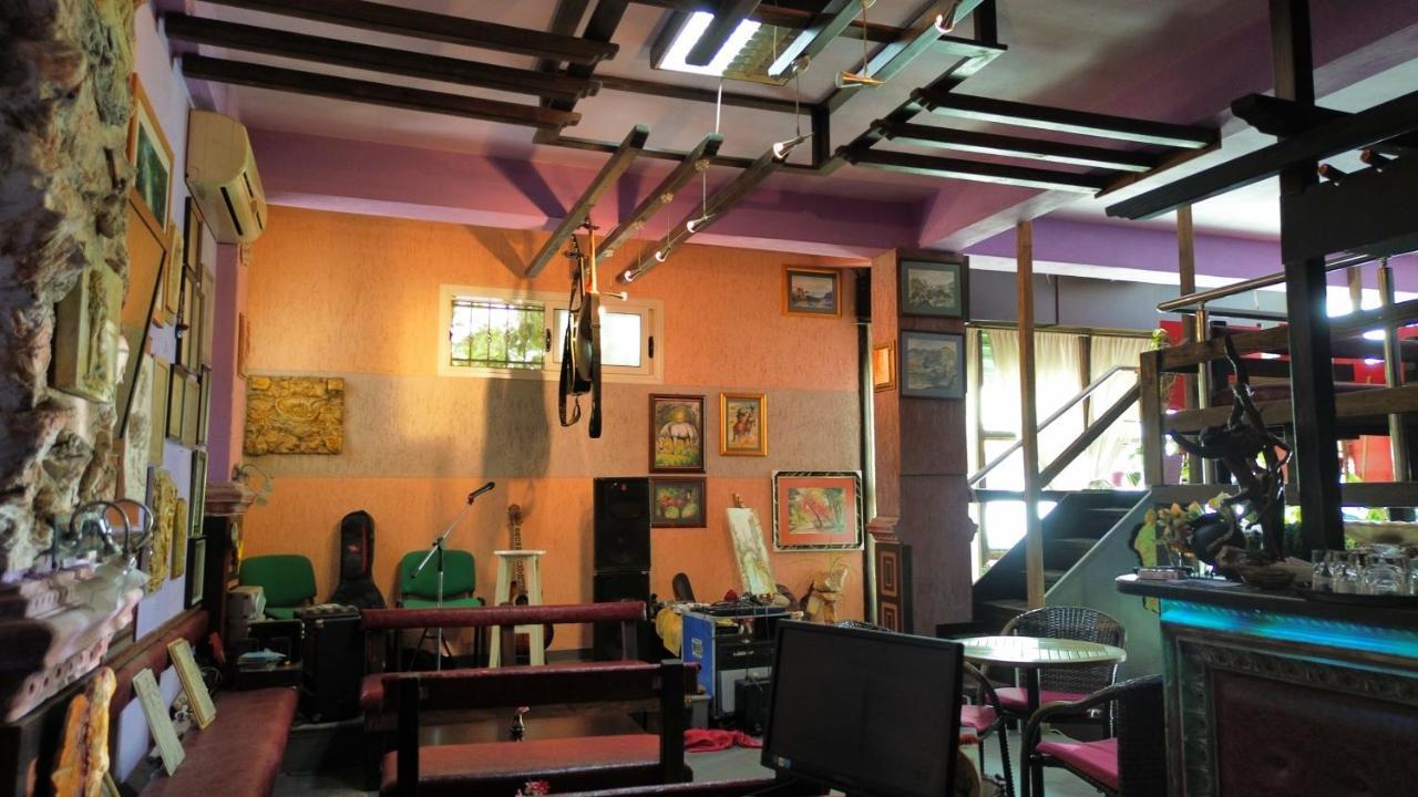 2 Kitarat Bb Bed & Breakfast Vlorë Eksteriør bilde