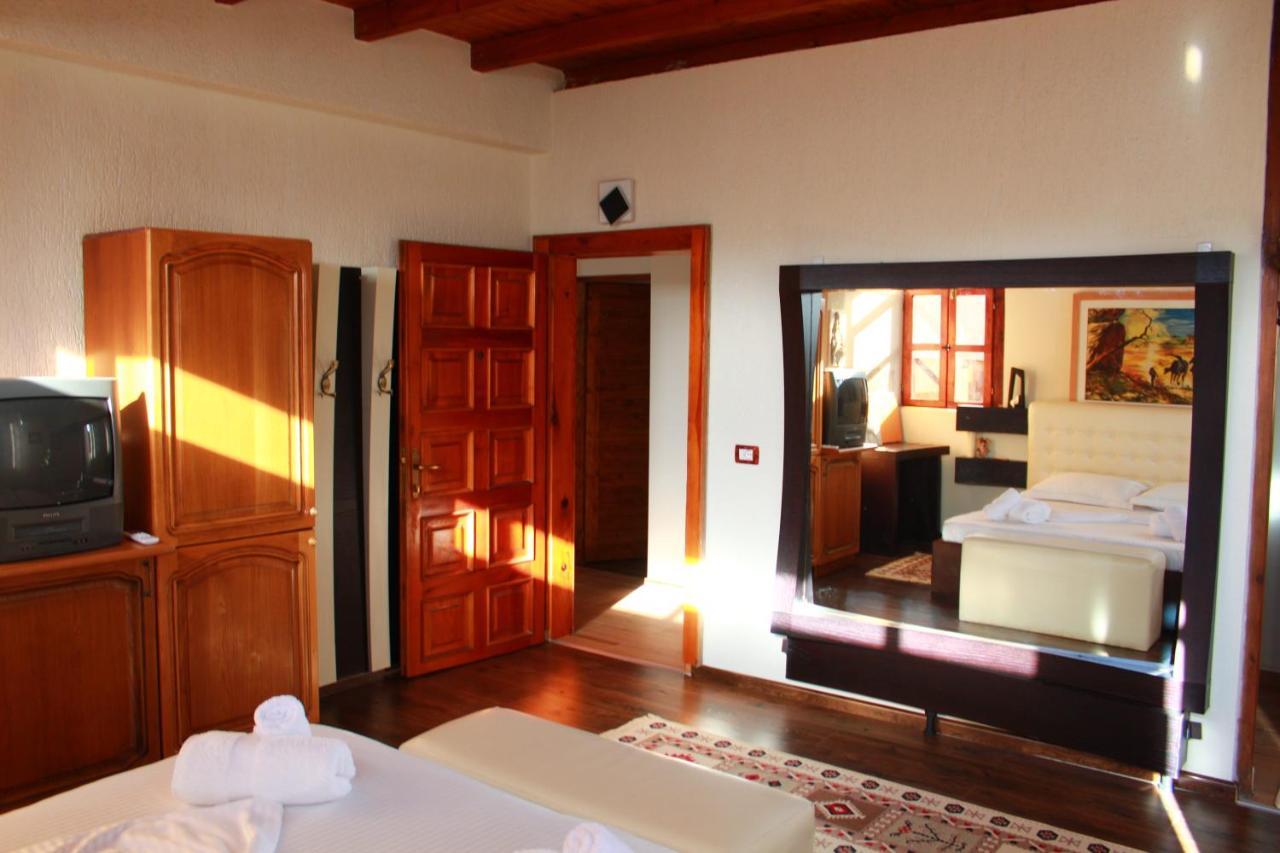 2 Kitarat Bb Bed & Breakfast Vlorë Eksteriør bilde