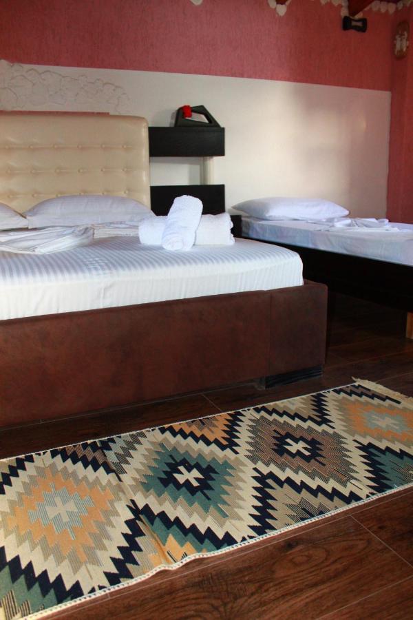 2 Kitarat Bb Bed & Breakfast Vlorë Eksteriør bilde