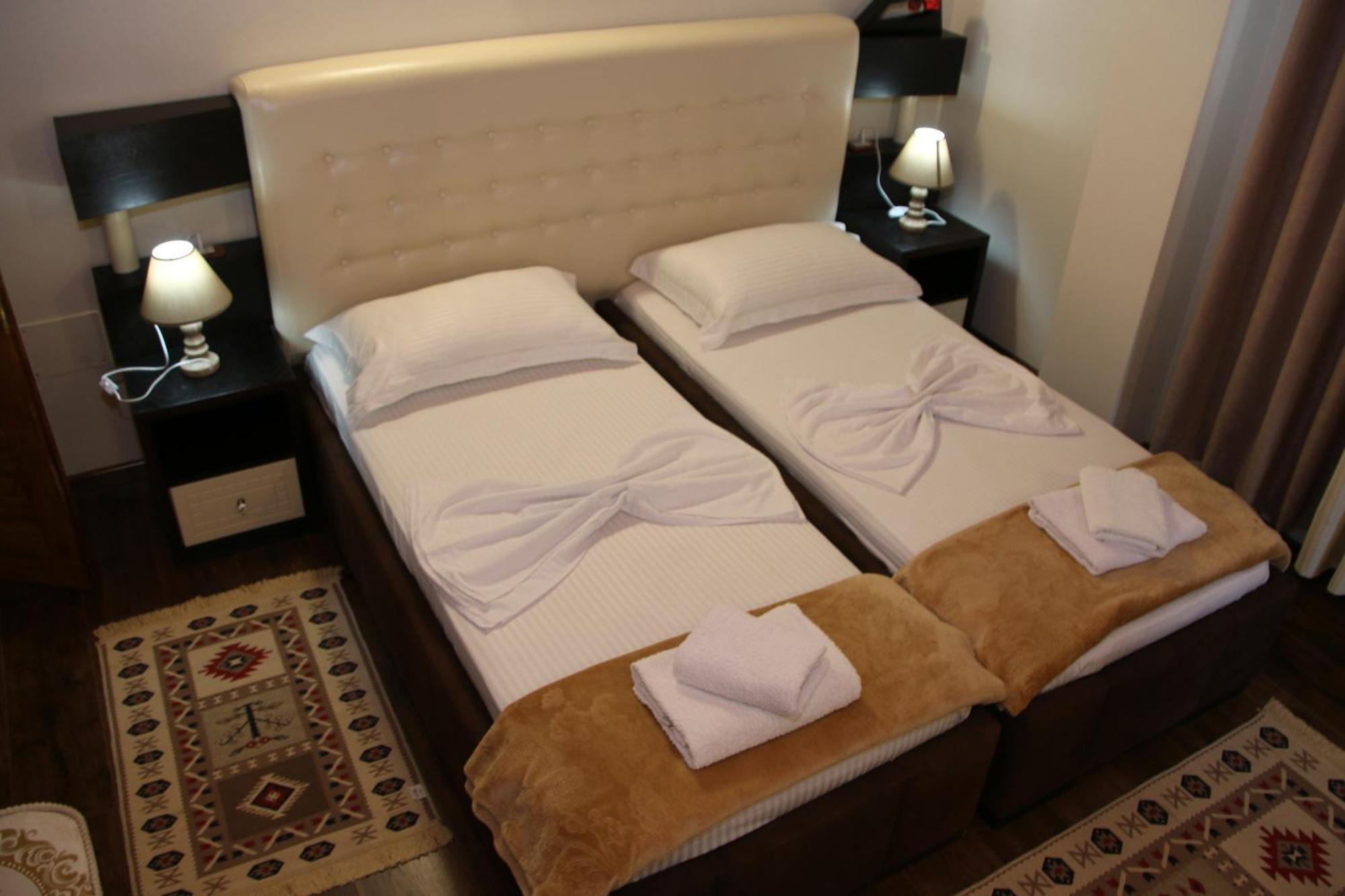 2 Kitarat Bb Bed & Breakfast Vlorë Eksteriør bilde