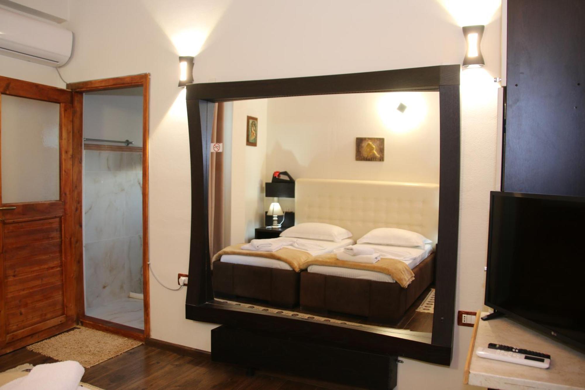 2 Kitarat Bb Bed & Breakfast Vlorë Eksteriør bilde